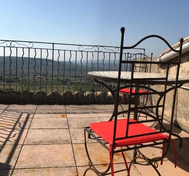 テラス付きスタンダードルーム, Hôtel Restaurant Le César