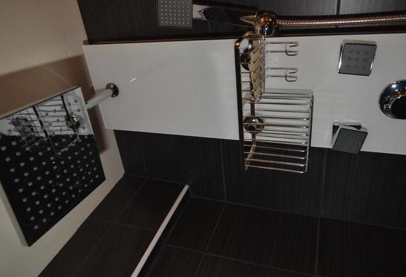 テラス付きスタンダードルーム, Hôtel Restaurant Le César