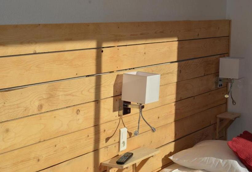 テラス付スタンダードルーム, Hôtel Restaurant Le César