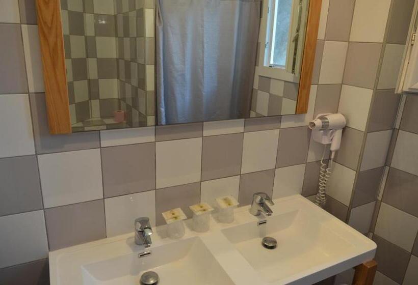 スタンダードトリプルルーム, Hôtel Restaurant Le César