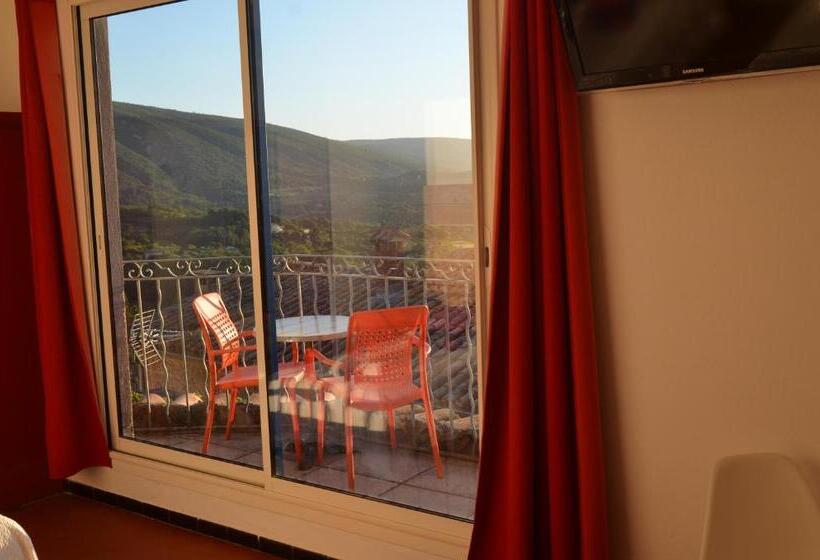 テラス付スタンダードルーム, Hôtel Restaurant Le César