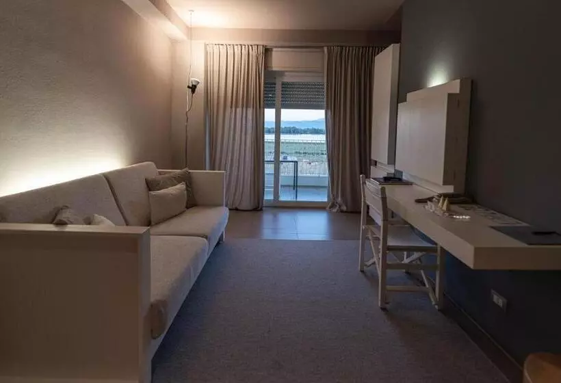 سوییت جونیور با چشمانداز دریا, Il Fogliano Hotel New Life