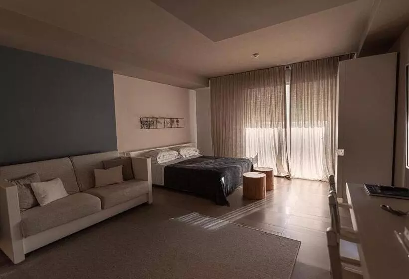 سوییت لوکس, Il Fogliano Hotel New Life