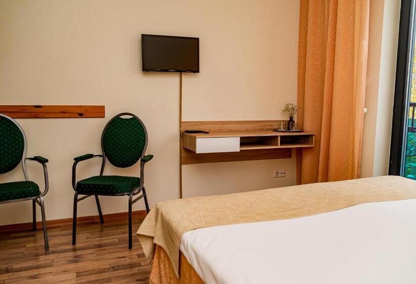 اتاق استاندارد, L Tammsaare