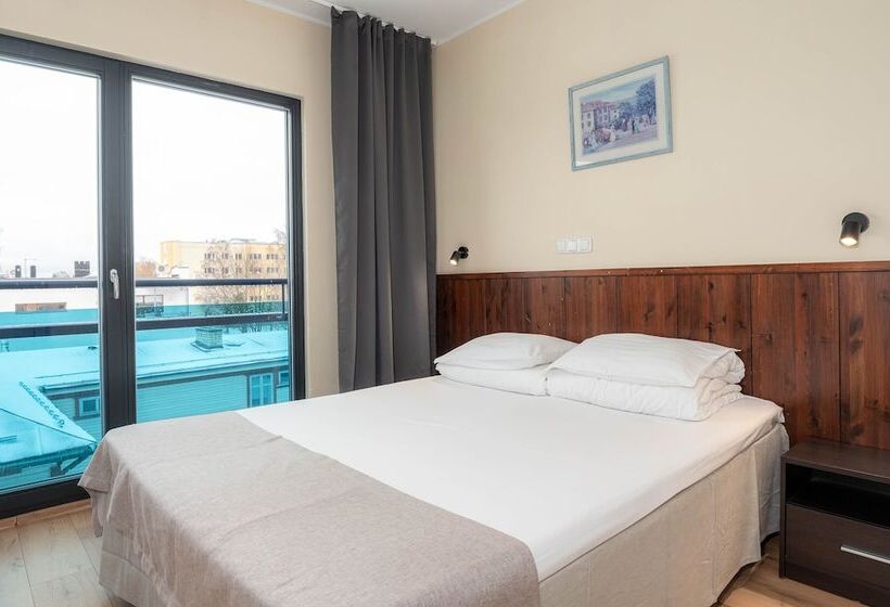 اتاق استاندارد, L Tammsaare