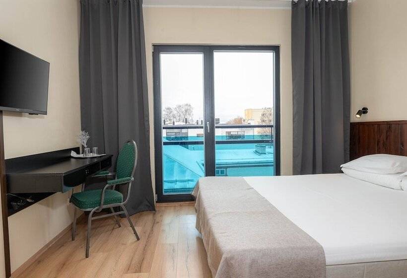 اتاق استاندارد, L Tammsaare