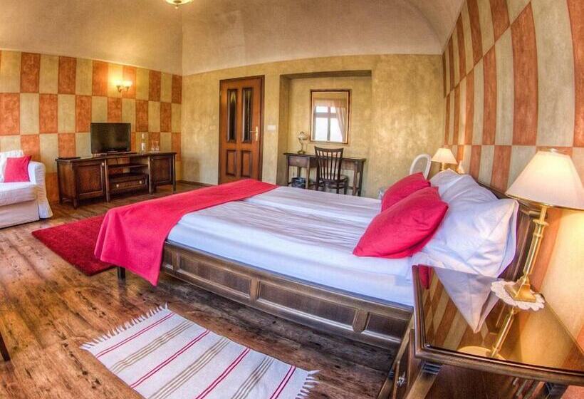 شقة إدارية غرفة واحدة, La Fresca