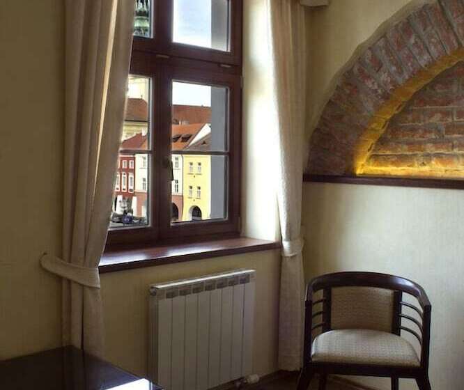 شقة إدارية غرفة واحدة, La Fresca