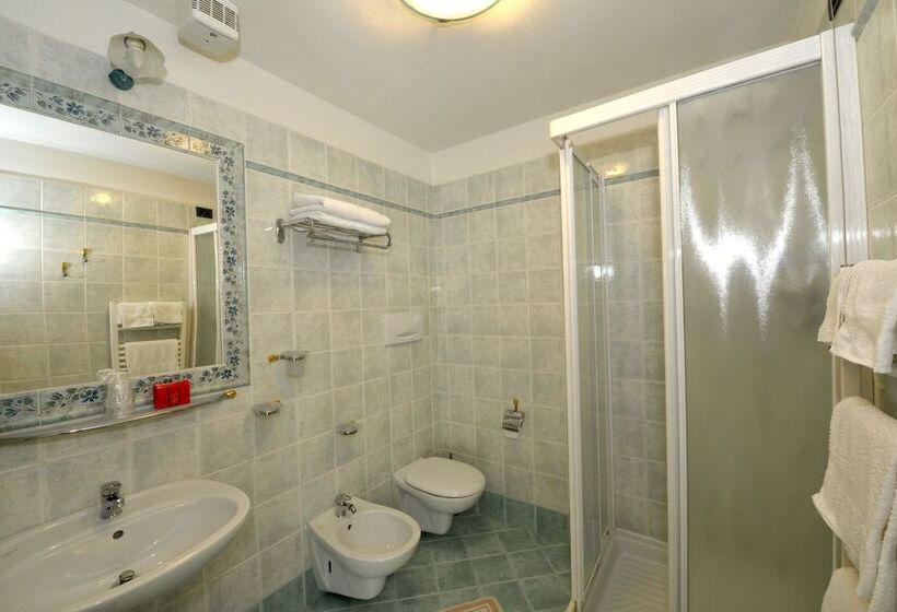 חדר קלאסי לארבעה, La Torretta