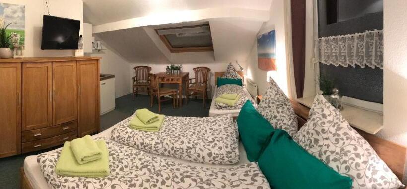 Трехместный Номер Базовый, Leezdorfer Hof