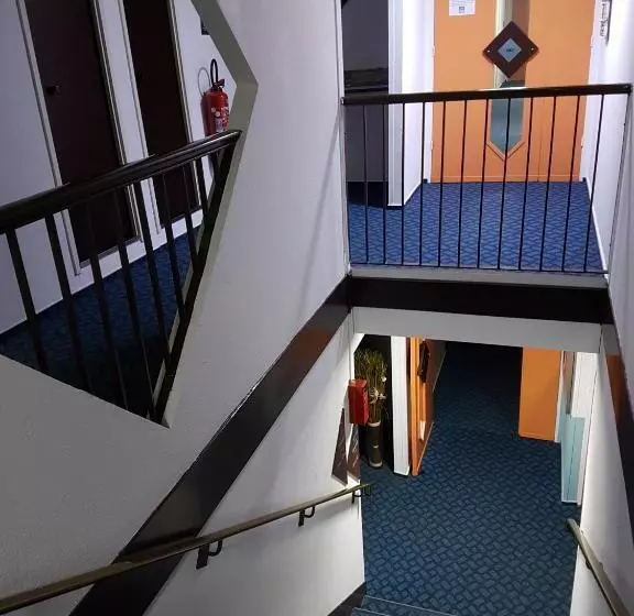 スタンダードシングルルーム, Macon La Salle