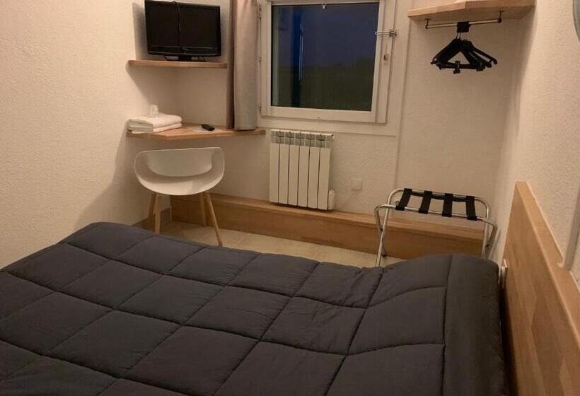 Номер Стандарт, Macon La Salle