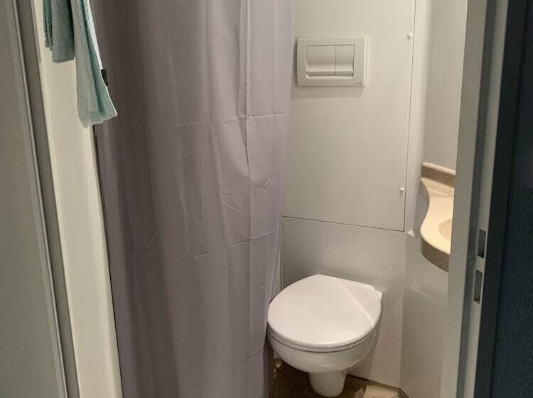 Семейный Номер, Macon La Salle