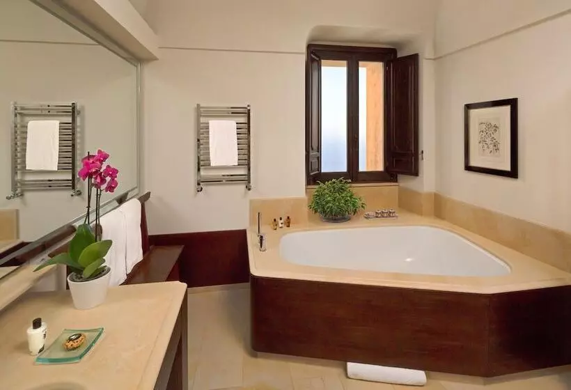 デラックススイート, Monastero Santa Rosa Hotel & Spa