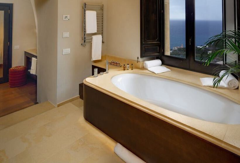 带海景的行政套房, Monastero Santa Rosa Hotel & Spa