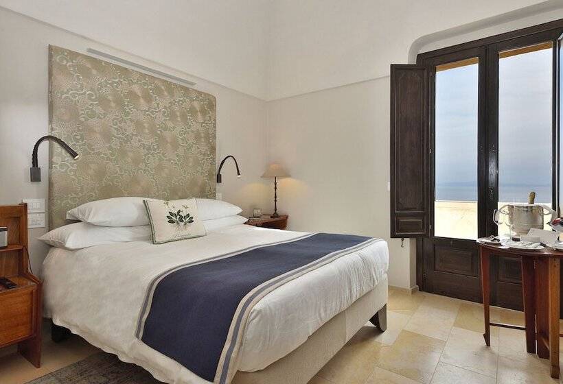 带海景的带双人床的标准间, Monastero Santa Rosa Hotel & Spa