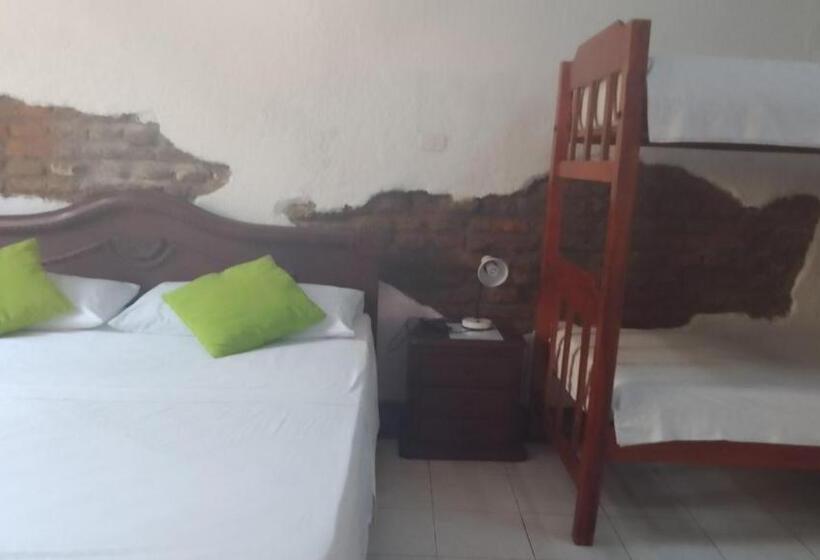 اتاق استاندارد چهار تخته, Nueva Granada