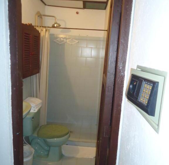 اتاق استاندارد چهار تخته, Nueva Granada