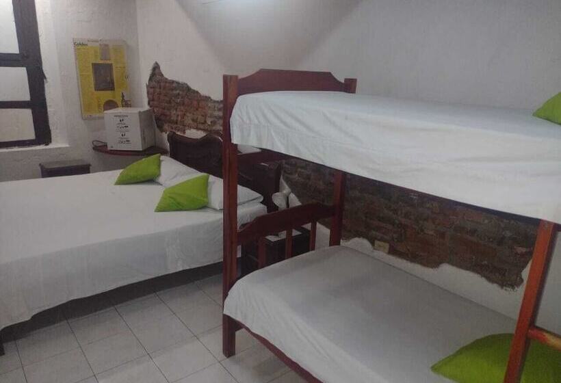 اتاق استاندارد چهار تخته, Nueva Granada