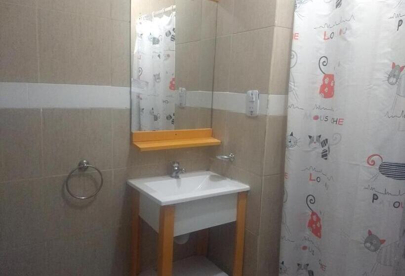 舒适三人间, Sahara