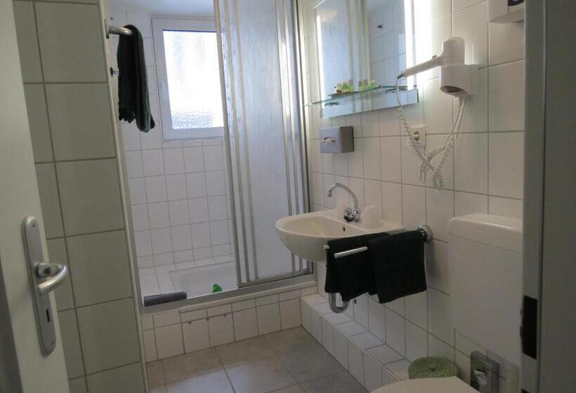 带1个卧室的带阳台的公寓, Sechzehn