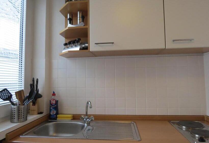 带1个卧室的带阳台的公寓, Sechzehn