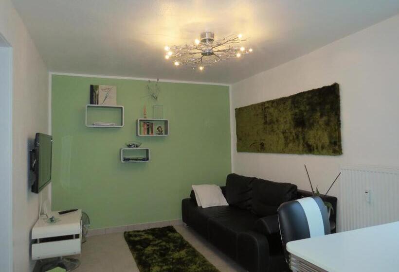 带1个卧室的带阳台的公寓, Sechzehn