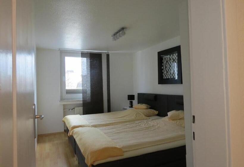 带1个卧室的带阳台的公寓, Sechzehn