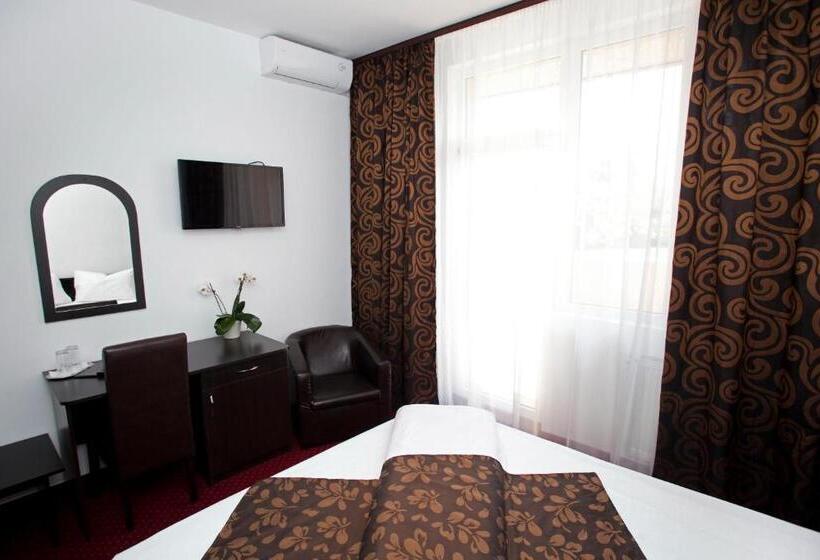 Comfort room with balcony, Terra