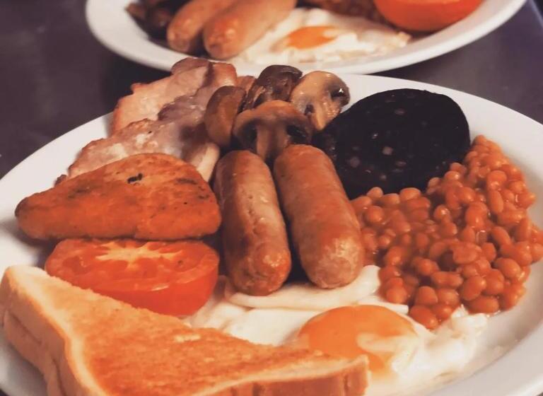 غرفة قياسية ثلاثية, The Highfield