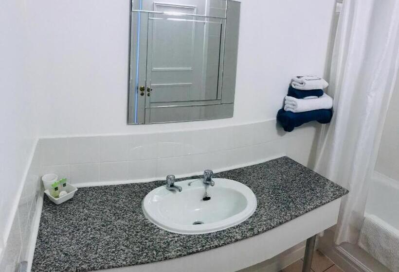 غرفة قياسية ثلاثية, The Highfield