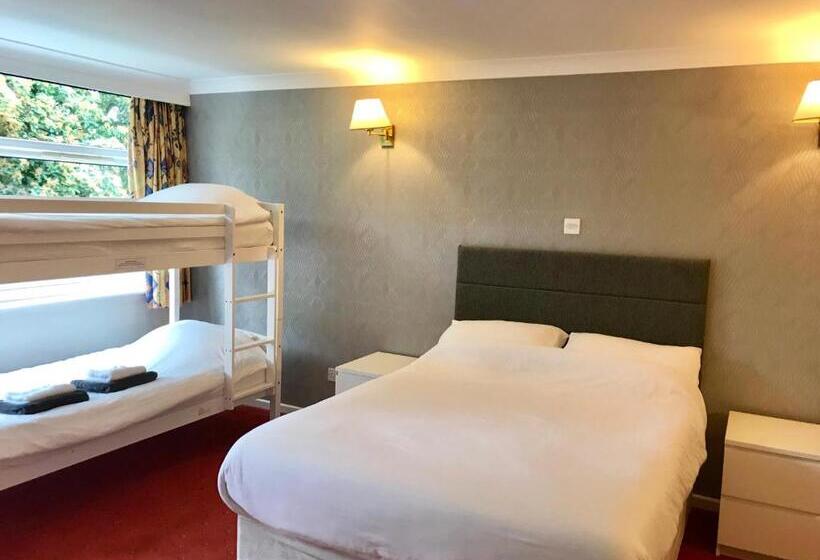 غرفة عائلية, The Highfield