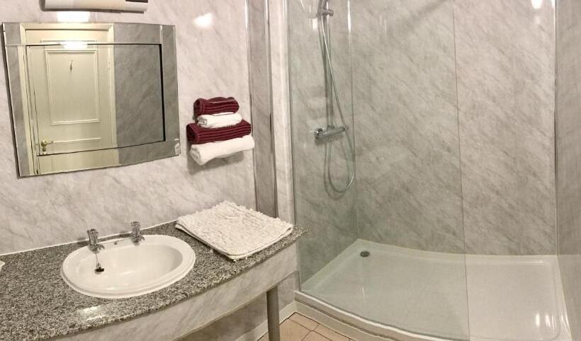 غرفة كلاسيكية, The Highfield