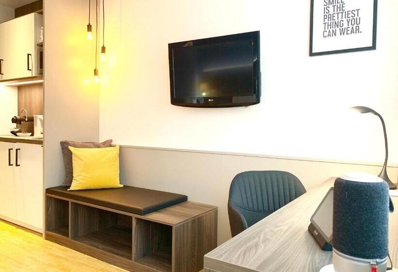 Студия Стандарт, Zeitwohnhaus Suite Hotel & Serviced Apartments