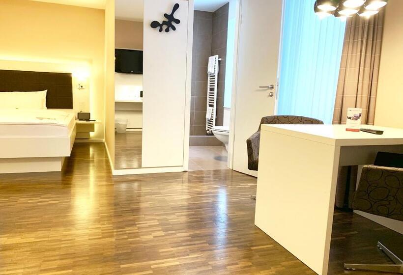 Студия Премиум, Zeitwohnhaus Suite Hotel & Serviced Apartments