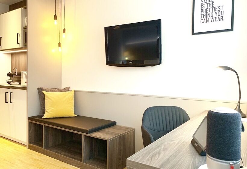 Студия Стандарт, Zeitwohnhaus Suite Hotel & Serviced Apartments