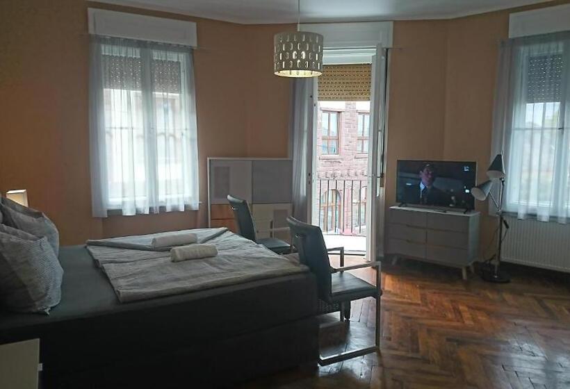 חדר סטנדרט עם מרפסת, Central Vendégház