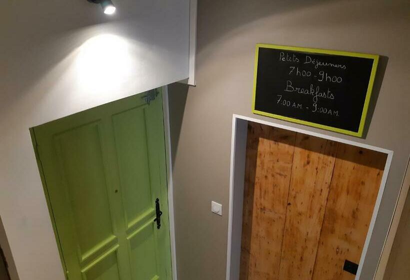 Номер Стандарт, Bed And Breakfast P&p Nîmes Centre