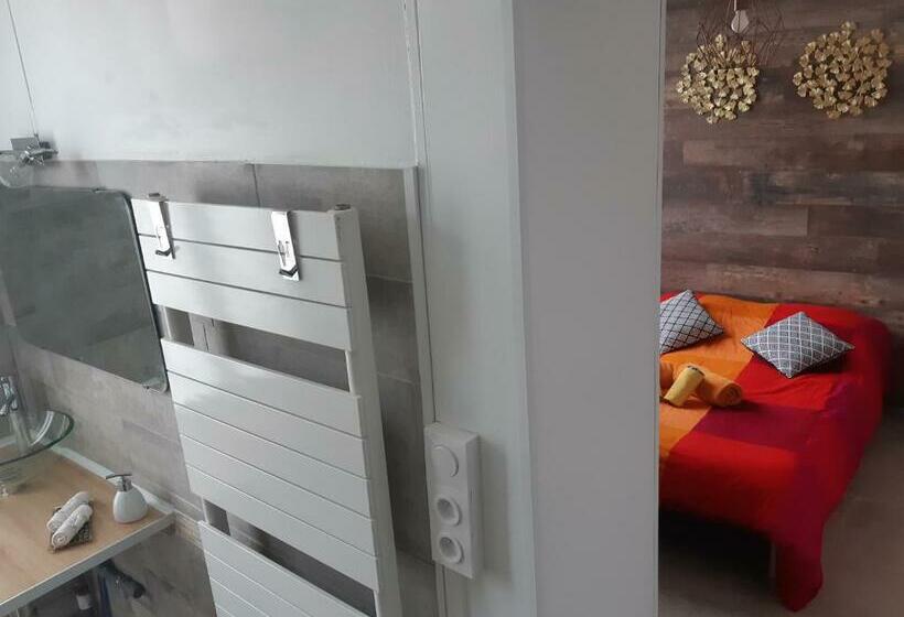 Номер Стандарт, Bed And Breakfast P&p Nîmes Centre