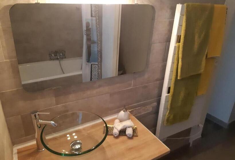 Номер Стандарт, Bed And Breakfast P&p Nîmes Centre