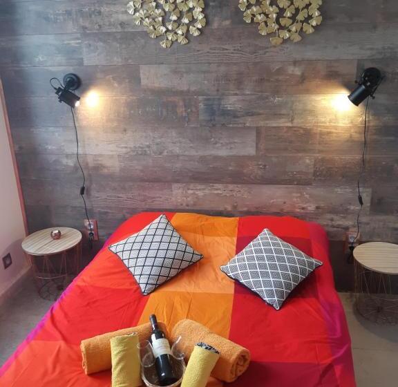 Номер Стандарт, Bed And Breakfast P&p Nîmes Centre