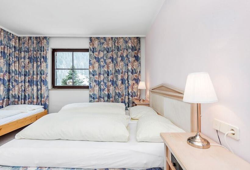 Семейный Номер, Pension Sylvia By Skinetworks