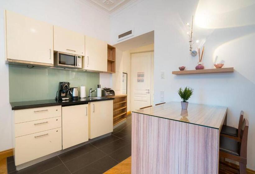 标准工作室, Vienna Residence, City Hall Parliament