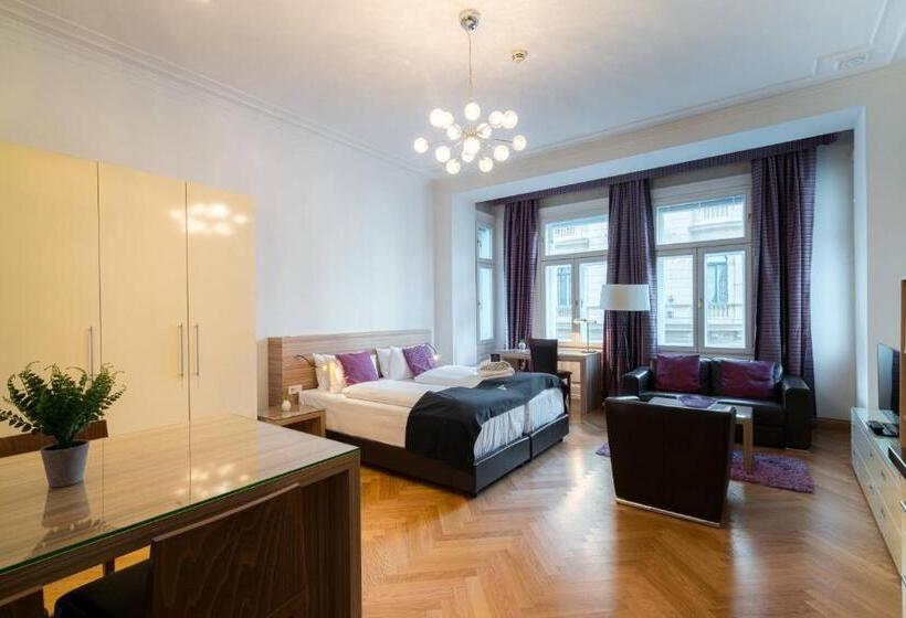 标准工作室, Vienna Residence, City Hall Parliament