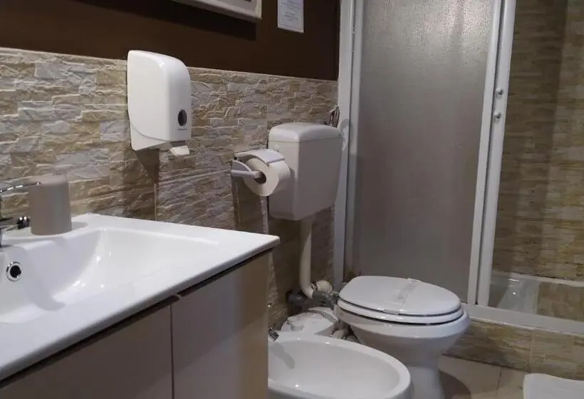 اتاق استاندارد با بالکن, Cconforthotels R&b Dolci Emozioni Self Check In