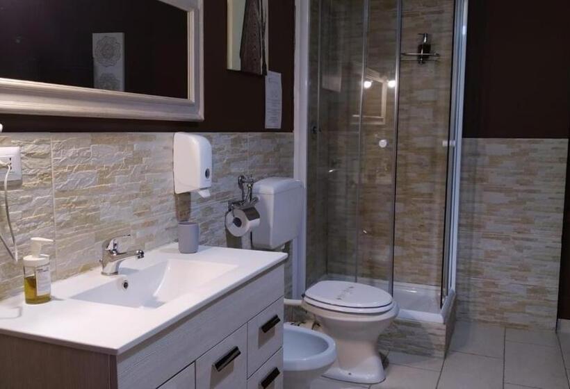 اتاق استاندارد سه نفره, Cconforthotels R&b Dolci Emozioni   Self Check In