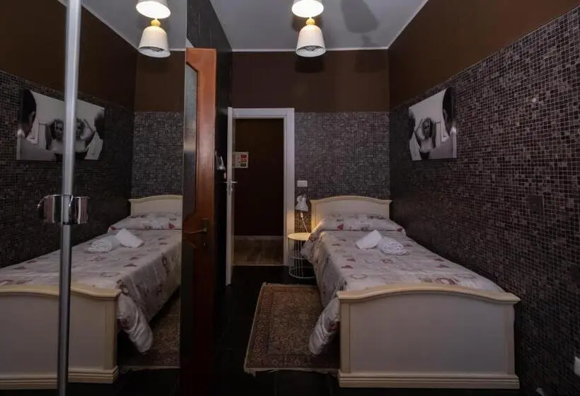 اتاق استاندارد یک تخته با بالکن, Cconforthotels R&b Dolci Emozioni Self Check In