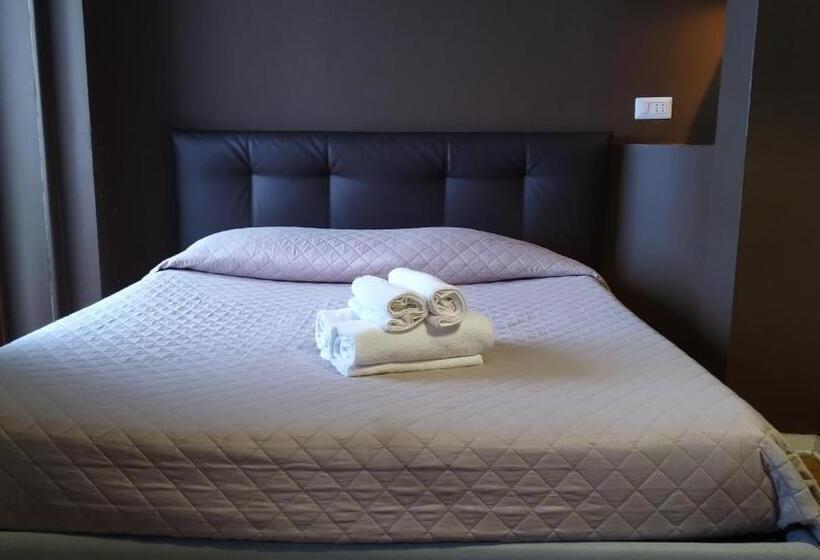 اتاق استاندارد با بالکن, Cconforthotels R&b Dolci Emozioni   Self Check In