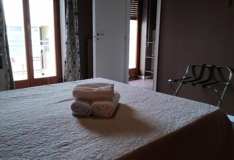 اتاق لوکس با بالکن, Cconforthotels R&b Dolci Emozioni   Self Check In