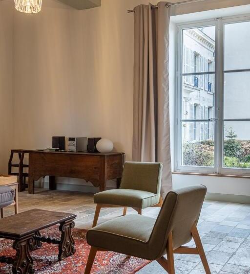 غرفة ديلوكس مزودة بشرفة, Château De Charnizay